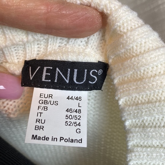 VENUS Women’s High Collar V-Neck Faux Wrap Cable Knit Cream Color Sweater sz L - Picture 9 of 9